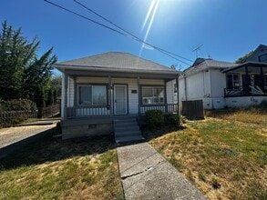 Building Photo - 3 bedroom 1 bath house