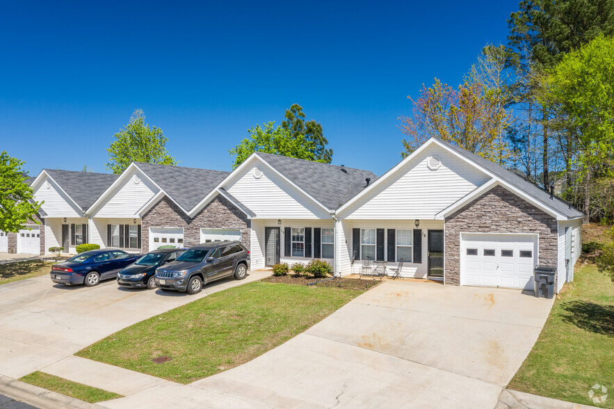 Building Photo - The Cottages at White Oak