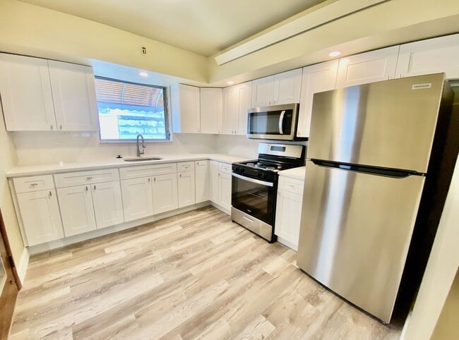 Building Photo - SWEET 2 BR / 1.5 BA HOUSE in South Philly w/ NEW KITCHEN & BATHS-Washer/Dryer & Yard!