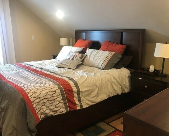 Building Photo - 16 Fairmont St