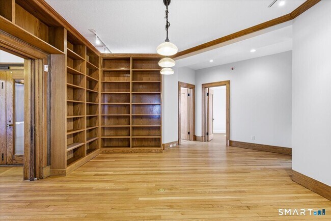 Building Photo - 2750 Whitney Ave