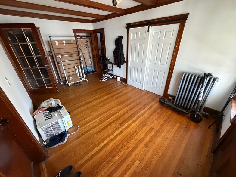 Building Photo - 23 Moraine St