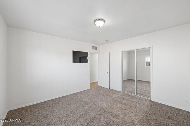 Building Photo - 7 S Catalina St