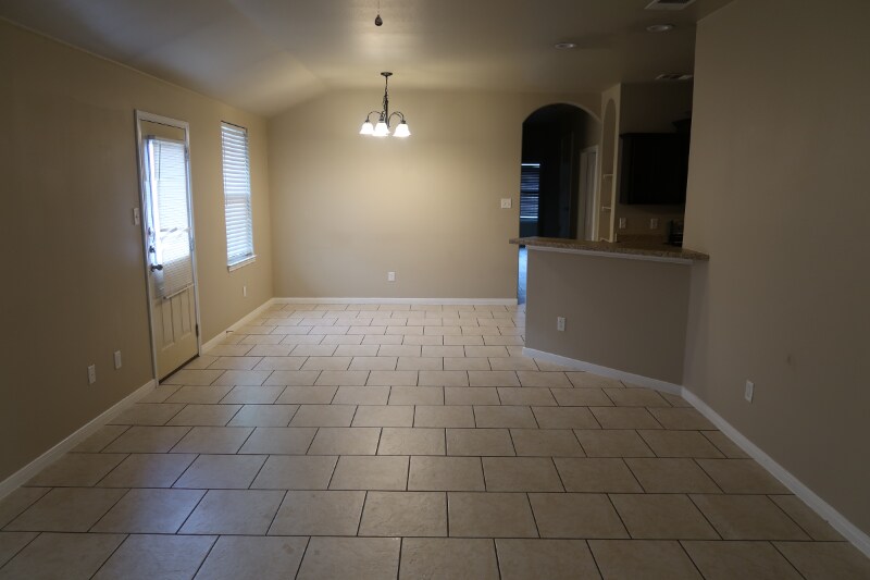 Building Photo - 1209 Vanguard Ln