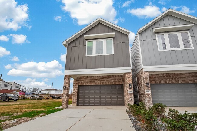 Building Photo - 1504 Hussion St