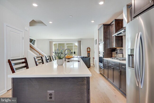 Building Photo - 9536 Barnes Lp