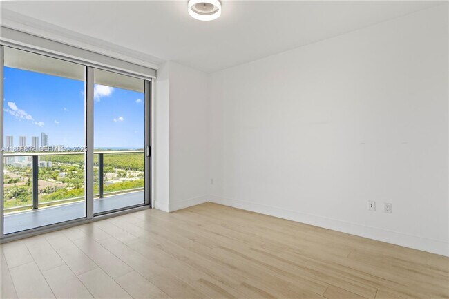 Building Photo - 16385 Biscayne Blvd