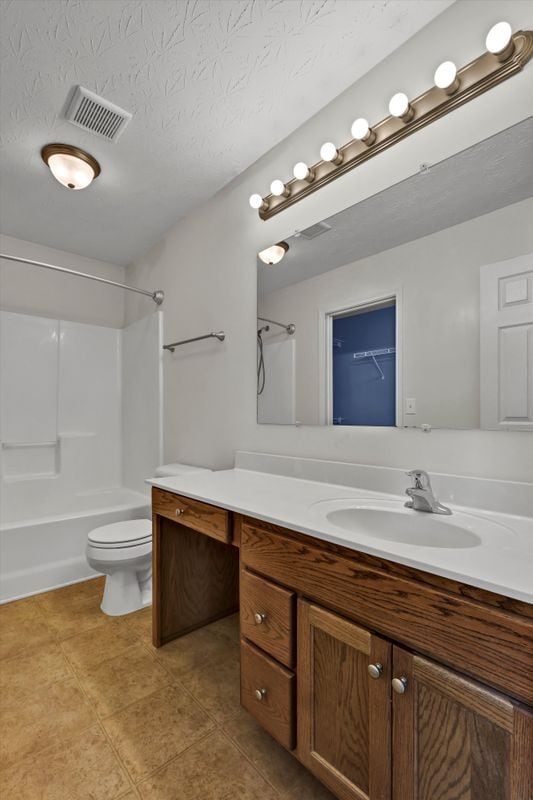 Building Photo - 204 Greenleaf Dr