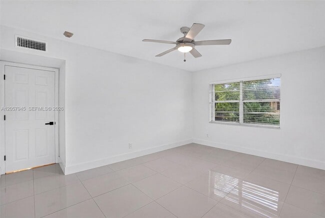 Building Photo - 13707 SW 91st Ct
