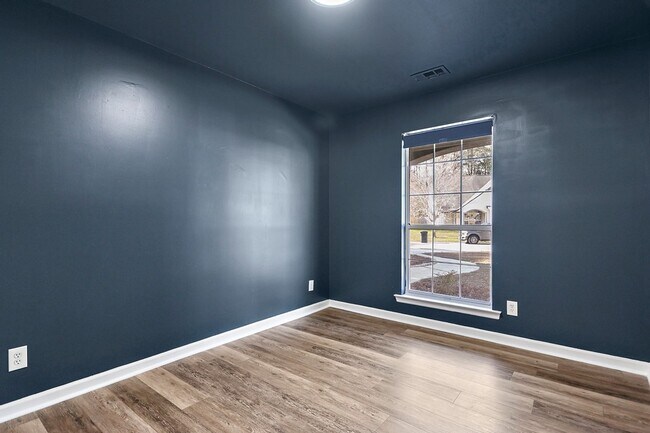 Building Photo - 110 St Ives Way