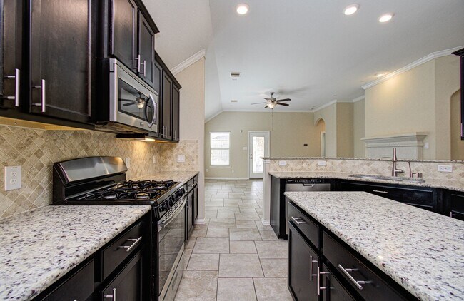 Building Photo - Spacious 4 Bed, 2 Bath Home Zoned to Tomball ISD