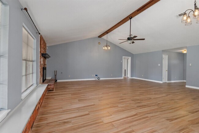 Building Photo - 24338 Redbud Ave