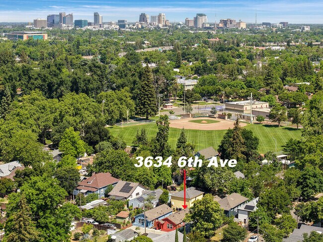 Building Photo - Beautifully updated 2/1 in North Oak Park! Located Close to UC Davis Med Center + MgGeorge Law Sc...