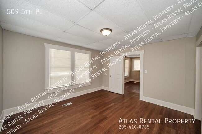 Building Photo - 509 5th St