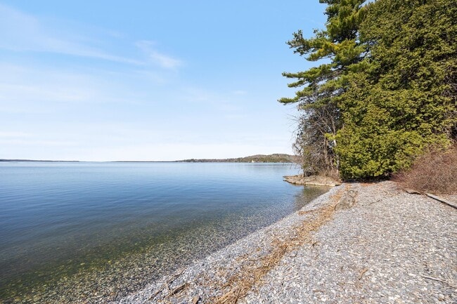 Building Photo - 38 Pebble Beach Rd