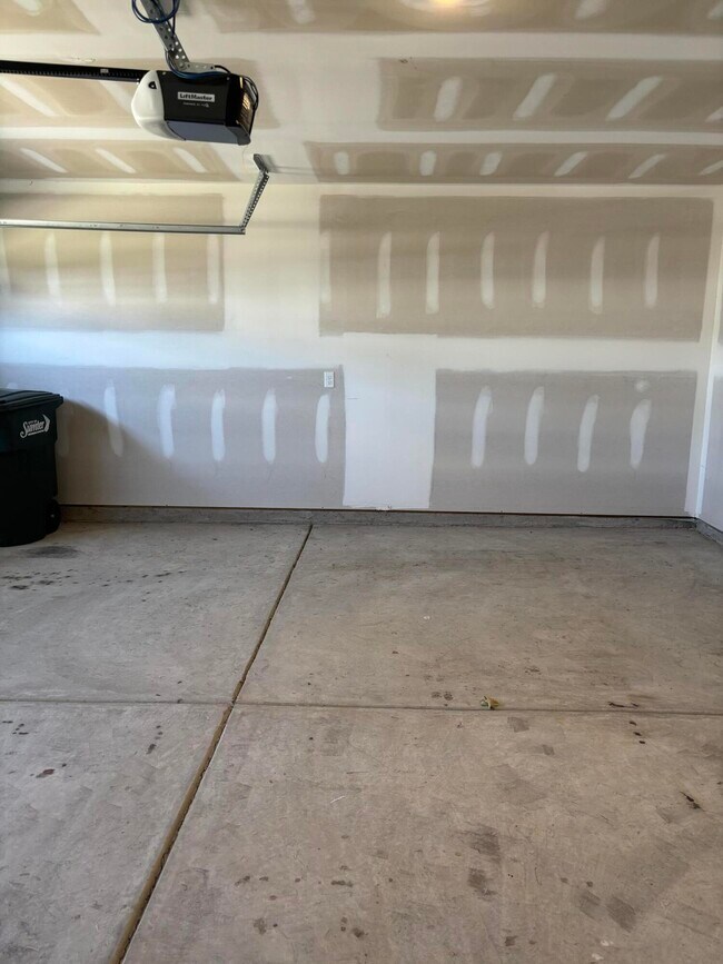 Building Photo - 1848 Lacebark Dr