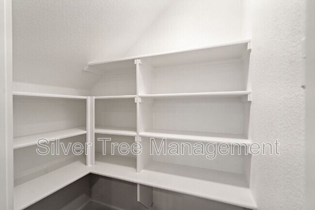 Building Photo - 1001 14th St