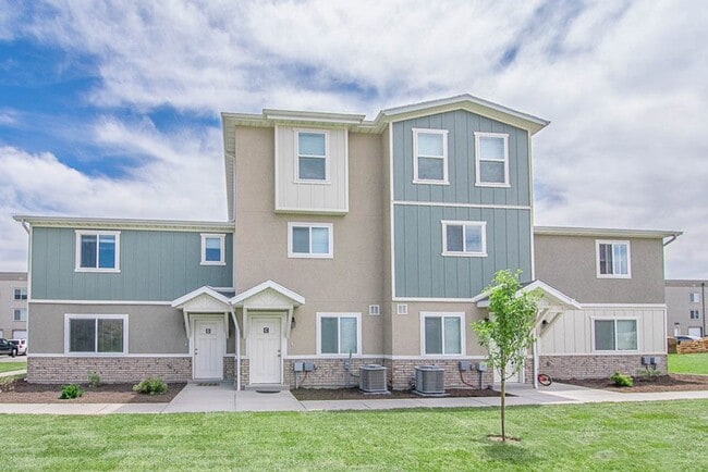 Building Photo - 734 E 500 S