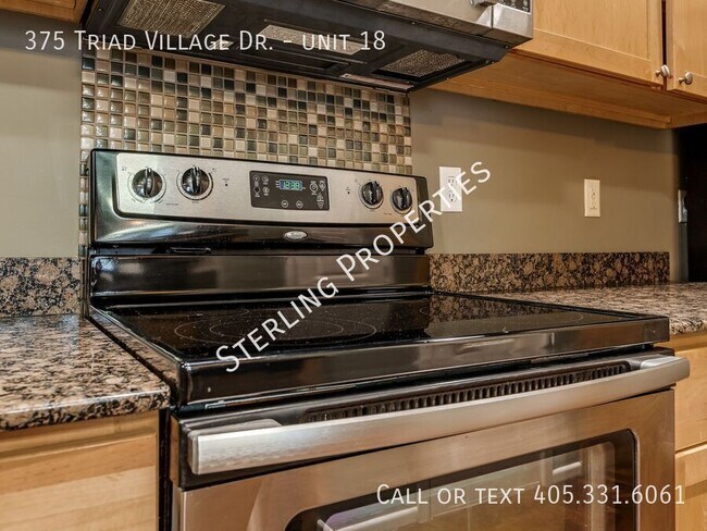 Building Photo - 375 Triad Village Dr