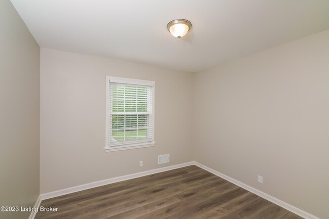 Building Photo - 3208 Cabinwood Dr