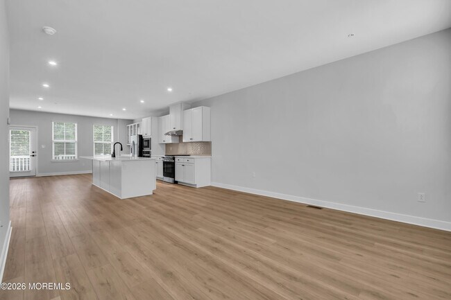 Building Photo - 9 Foxwood Dr