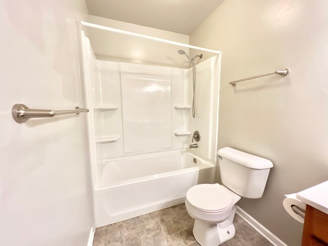 Building Photo - 2640 Blarney Stone Dr