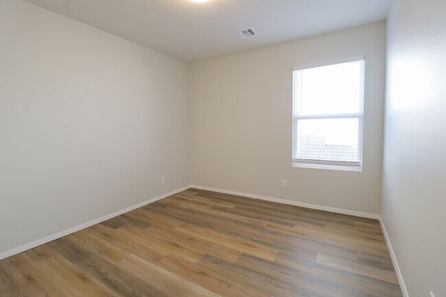 Building Photo - 4 Bed 2 Bath New Construction Home in Bixby