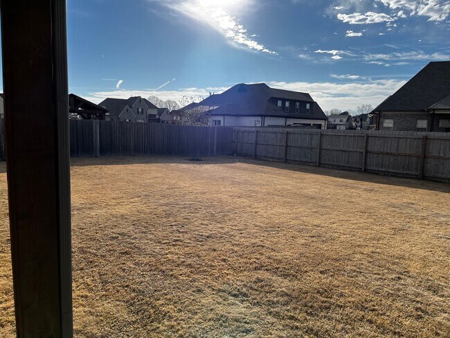 Building Photo - Custom Built home in a quiet subdivision