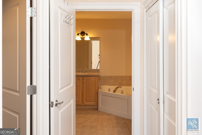 Building Photo - 285 Centennial Olympic Park Dr NW