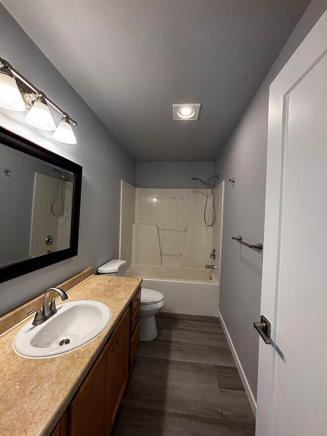 Building Photo - 2620 10th St