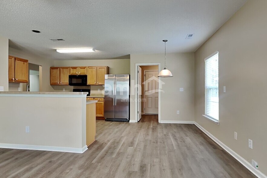 Building Photo - 5013 Springdale Dr