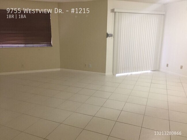 Building Photo - 9755 Westview Dr