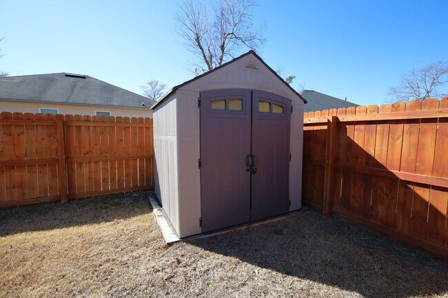 Building Photo - 1823 Hazel Dr