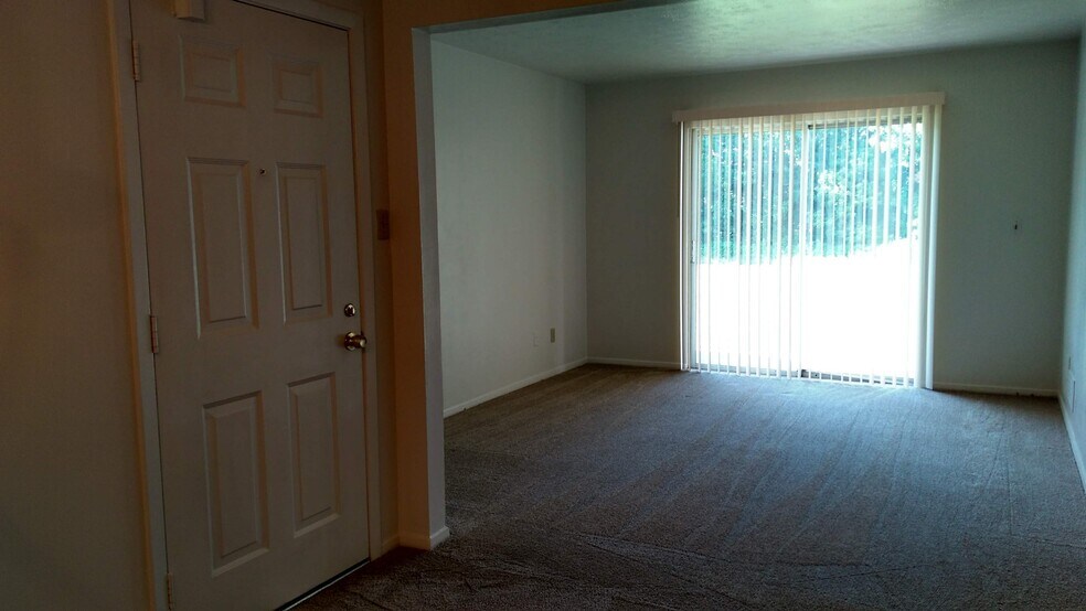 Common Area - 8045 Pippin Rd