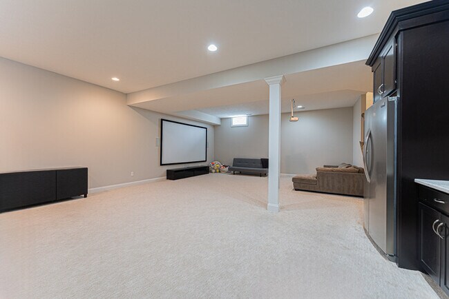 Building Photo - Stunning home in Olentangy schools!