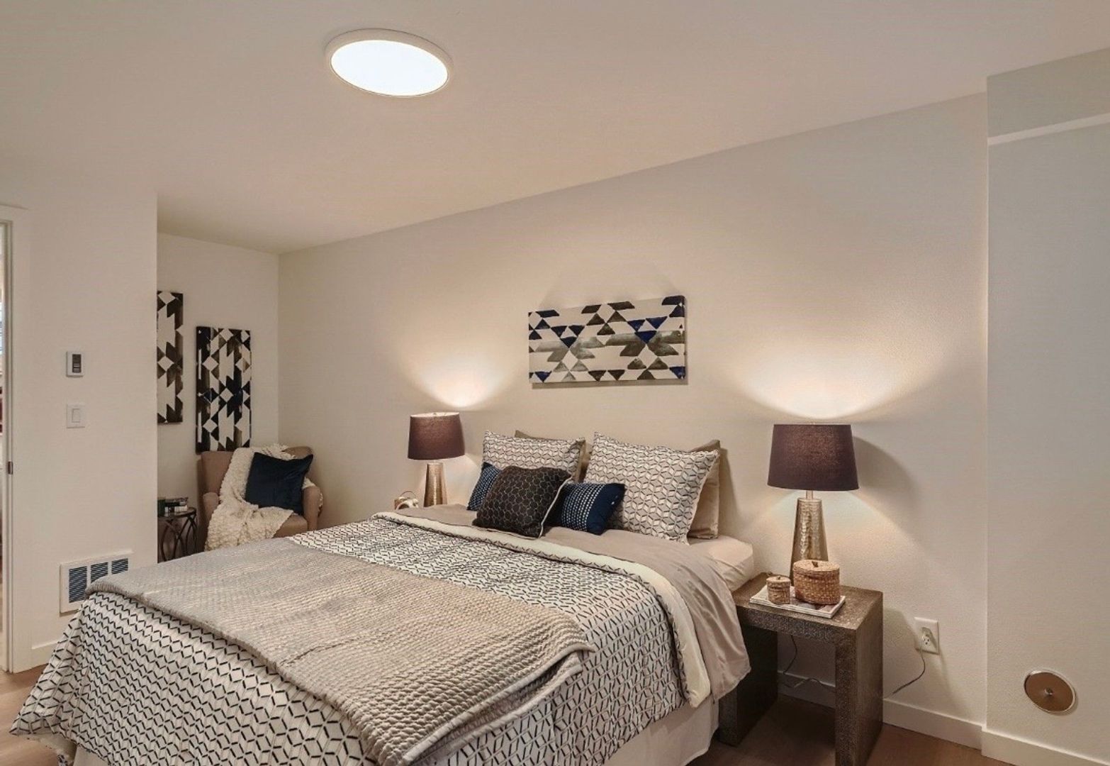 Building Photo - 7512 43rd Ave S