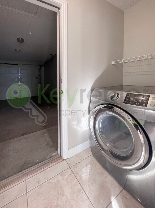 Building Photo - Beautiful 4B/2B Home in Pharr