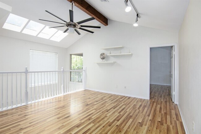 Building Photo - 2066 Augusta Dr