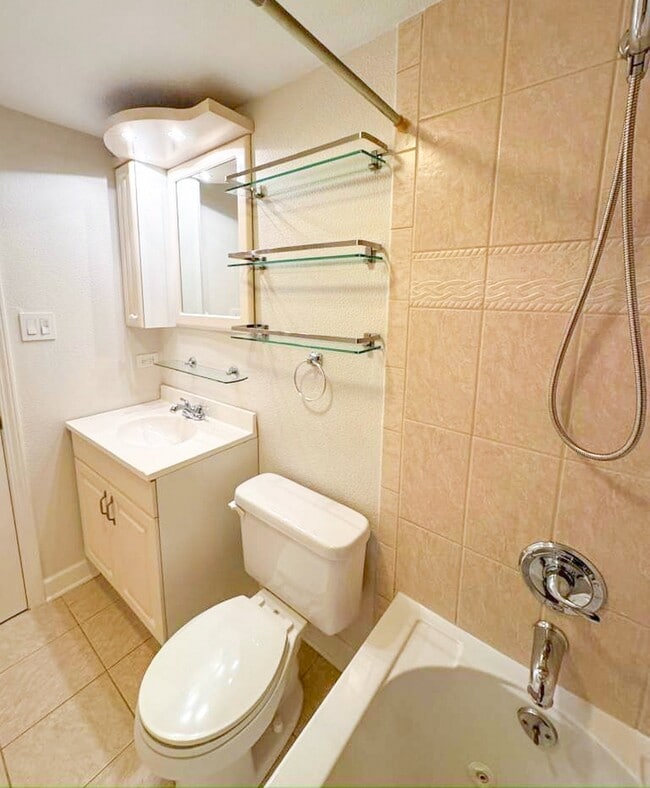 Building Photo - 675 Grove Terrace