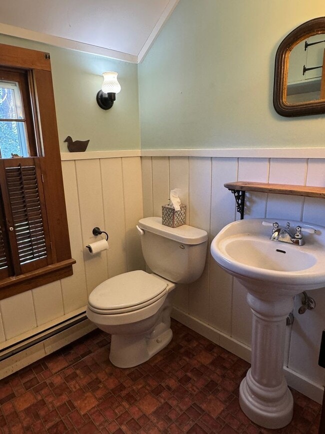Building Photo - 3 Bedroom, 2.5 Bathroom Home in Cedar Crest
