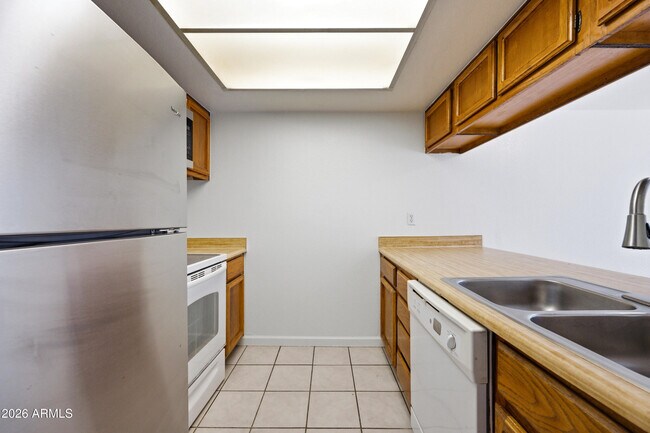 Building Photo - 12231 N 21st Ave
