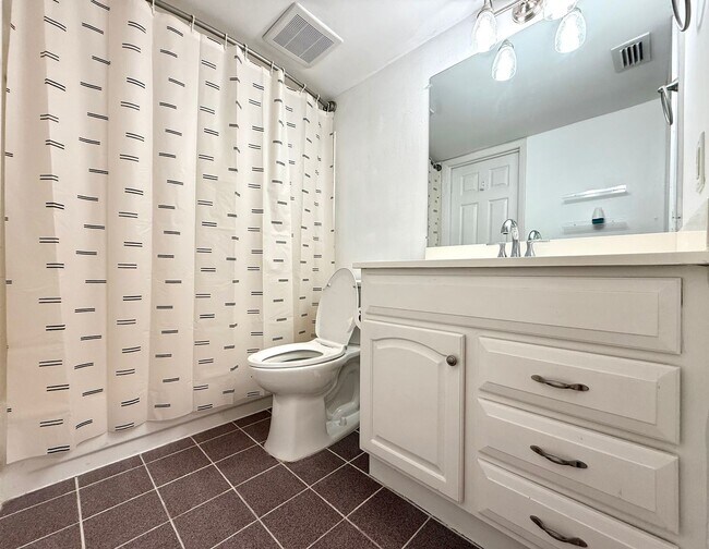 Building Photo - Delightful 3BR/2.5BA Condo in Altamonte Sp...