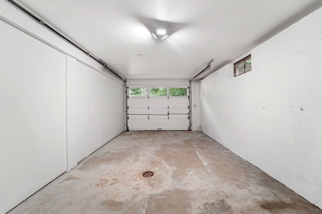 Building Photo - 40 Grand St