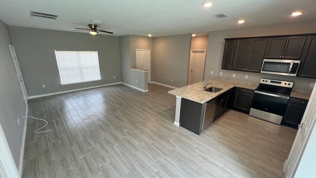 Building Photo - AWESOME 3 Bedroom, 2 Bathroom Home in Beautiful Palm Bay!!