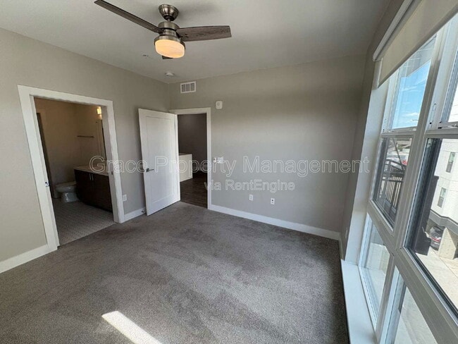 Building Photo - 3500 S Corona St