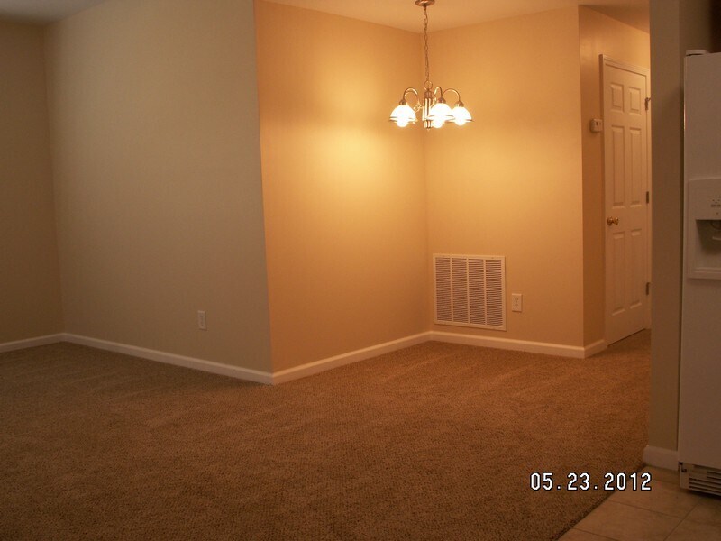 Building Photo - 7402 Courtyard Dr