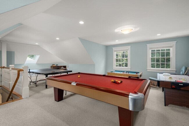 Building Photo - 66 Forest Ave