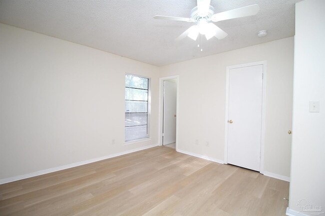 Building Photo - 3231 Palmdale Ave