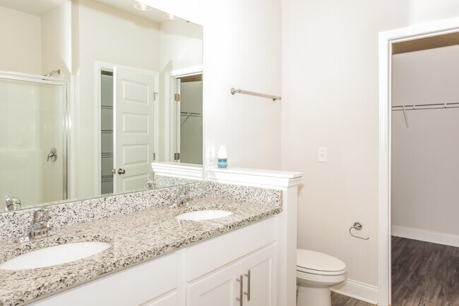Building Photo - Beautiful Huntsville 3 Bedroom
