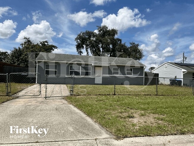 Building Photo - 2316 Nansen Ave